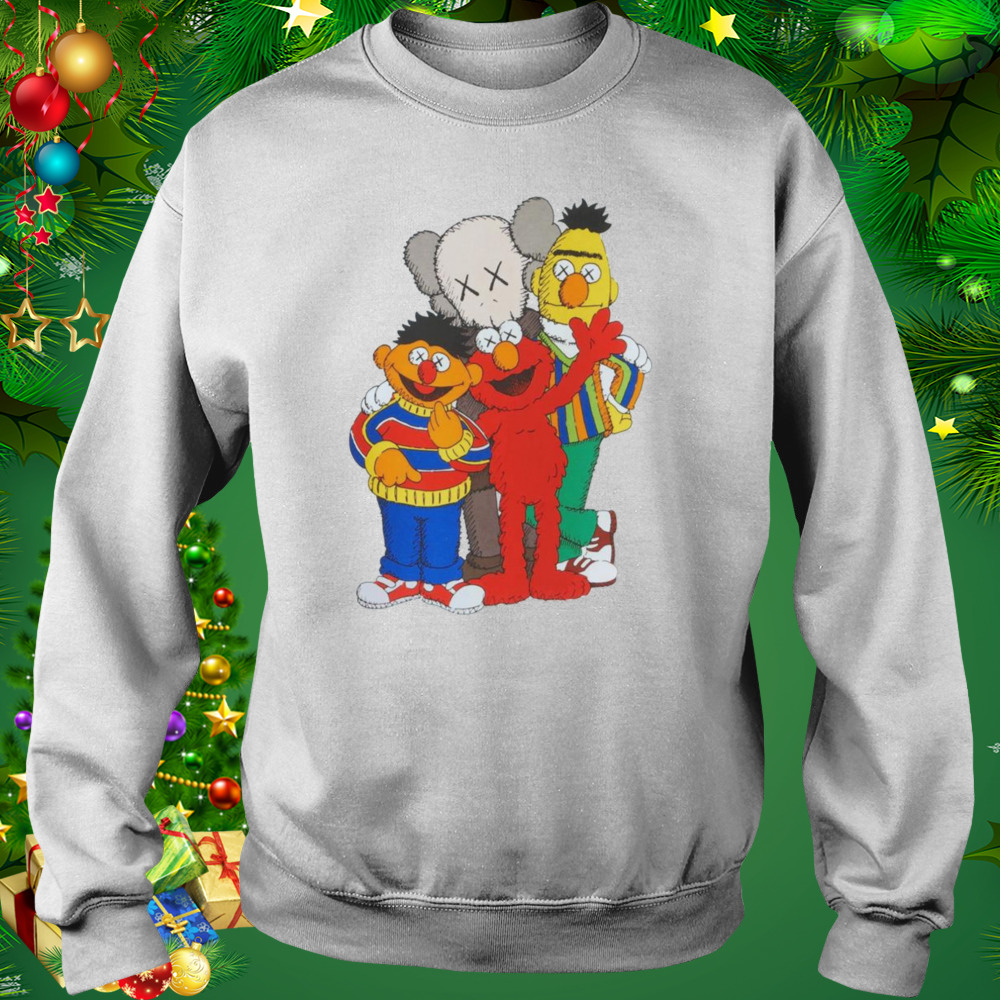 KAWS Uniqlo x Sesame Street Group #2 Shirt 4 Sweat shirt