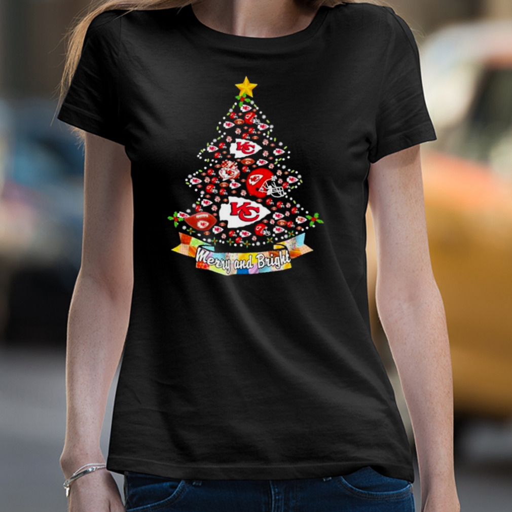 Kansas City Chiefs Christmas tree Merry and Bright shirt