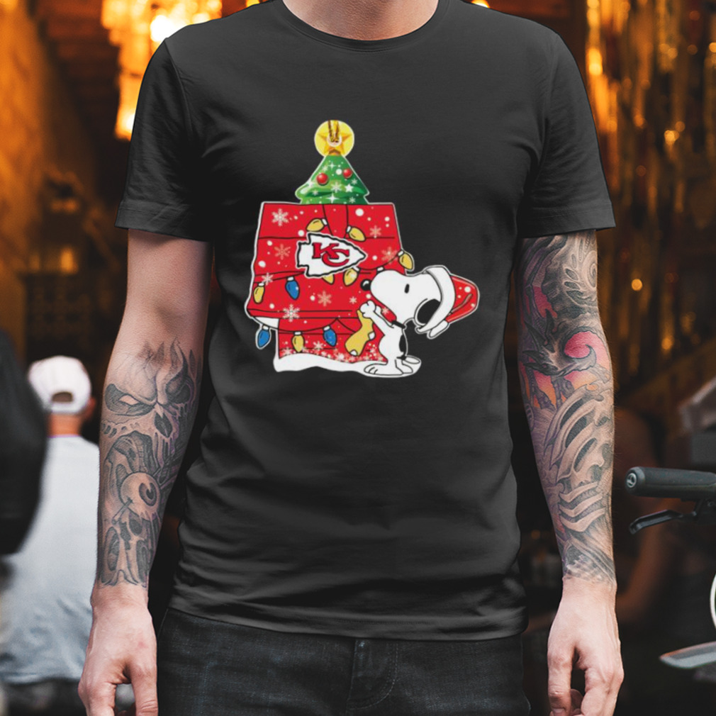 Kansas City Chiefs Santa Snoopy Brings Christmas To Town T-Shirt - T-shirts  Low Price