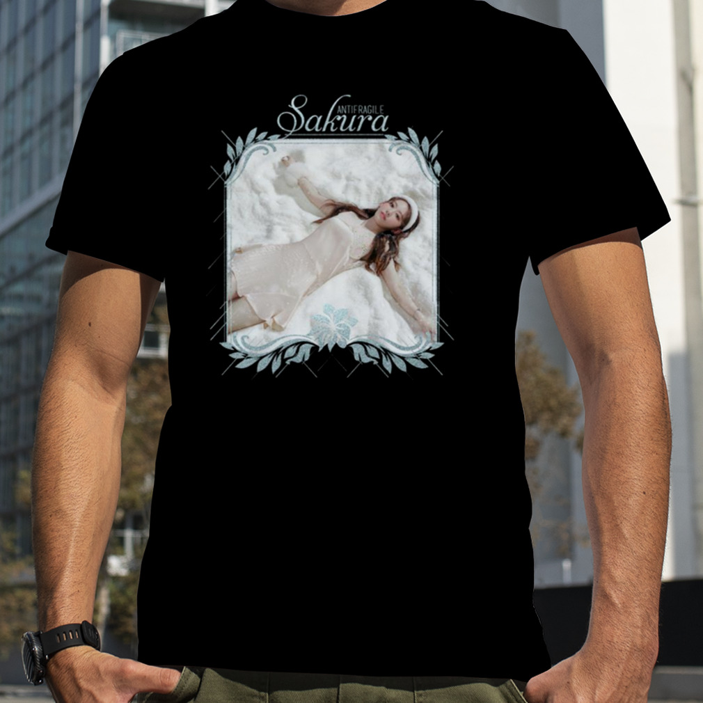 Photoshoot Le Sserafim Sakura shirt