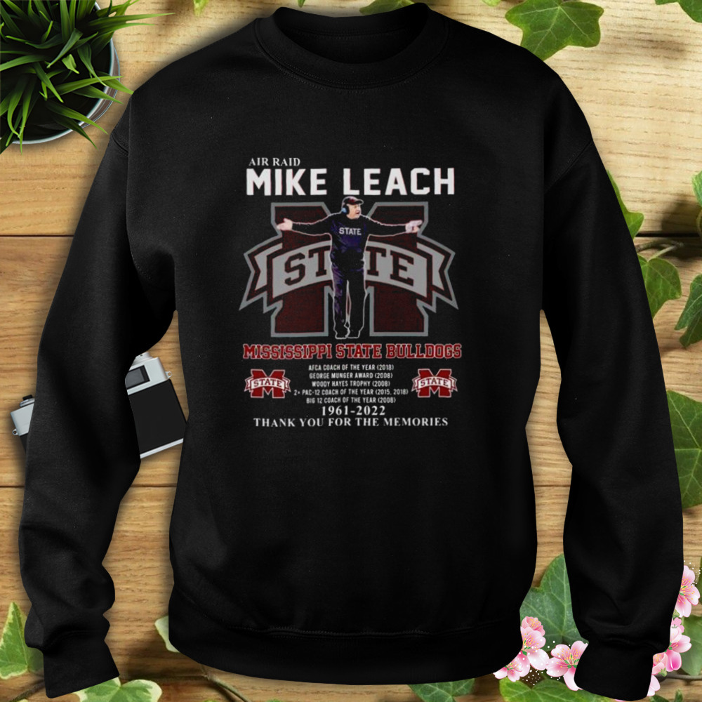 Air Raid Mike Leach Mississippi State Bulldogs 1961 2022 thank you for the memories signature shirt 5 Sweat tshirt