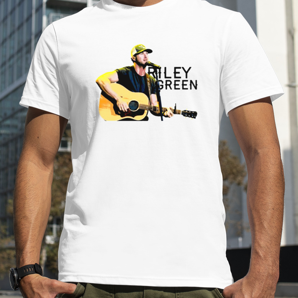 Live In Concert Mug Riley Green shirt