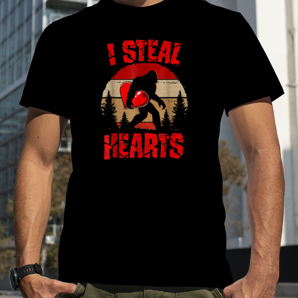 Bigfoot Valentines Day Funny Sasquatch Lover I Steal Hearts T-Shirt B0BR4WQQ82s