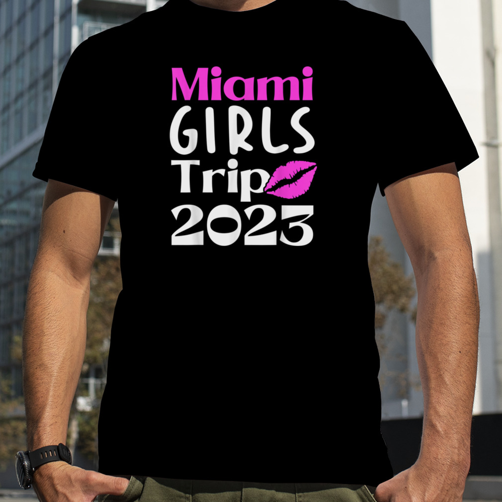 Miami Girls Trip 2023 Kissing Bachelor Party Best Friends T-Shirt B0BR4YMSJM