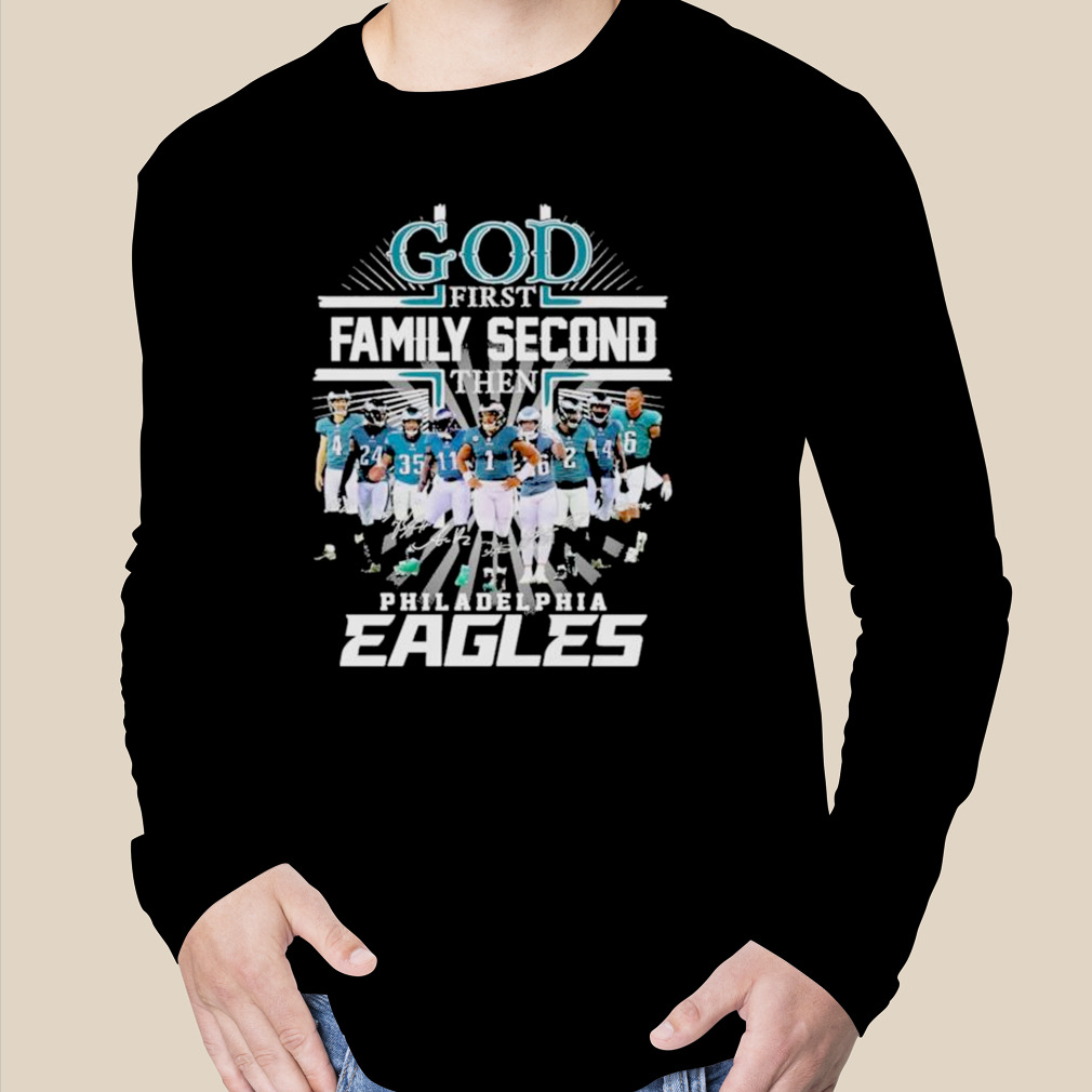 86 Years Of Philadelphia Eagles 1933-2019 Signatures T-Shirt - TeeNavi