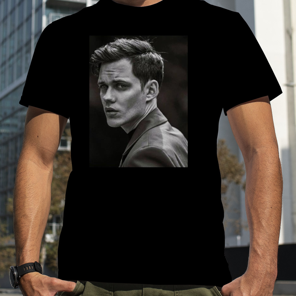 Swedish Actor Bill Skarsgård shirt