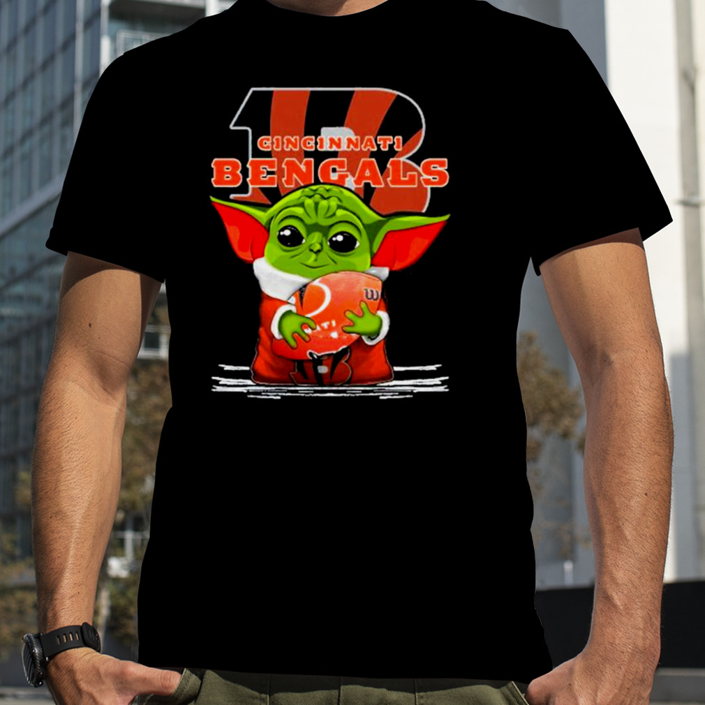 Master Yoda Hug Cincinnati Bengals T-Shirt